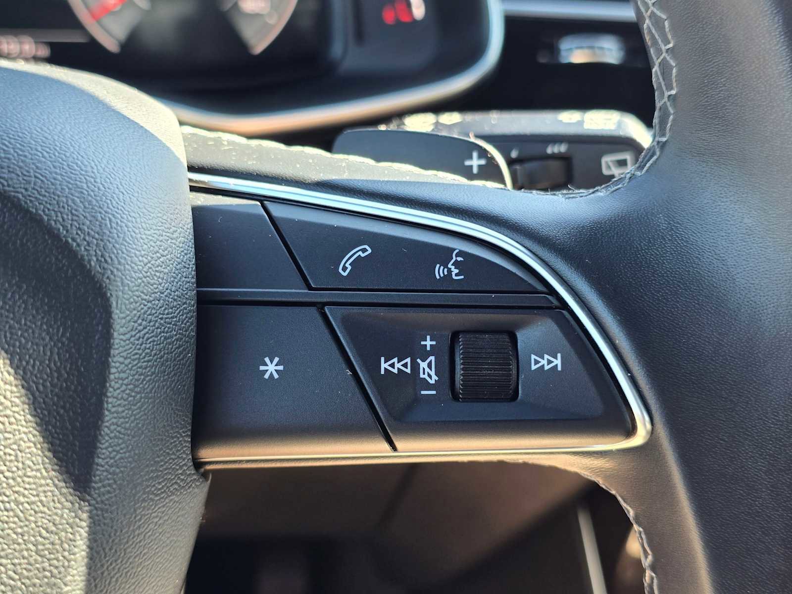 Used 2025 Audi Q7 2.0T Premium w/ Convenience Package image 38