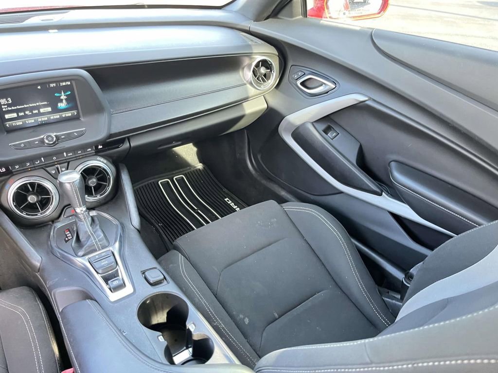 Used 2018 Chevrolet Camaro LT image 27