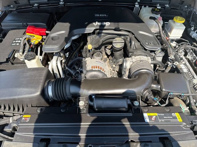 Used 2021 Jeep Gladiator Overland AWD/4WD image 19
