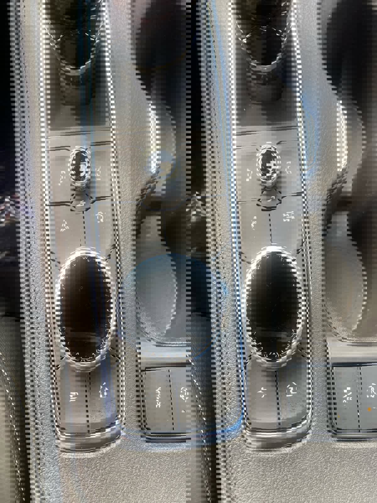 Used 2025 Cadillac XT4 Premium Luxury image 24