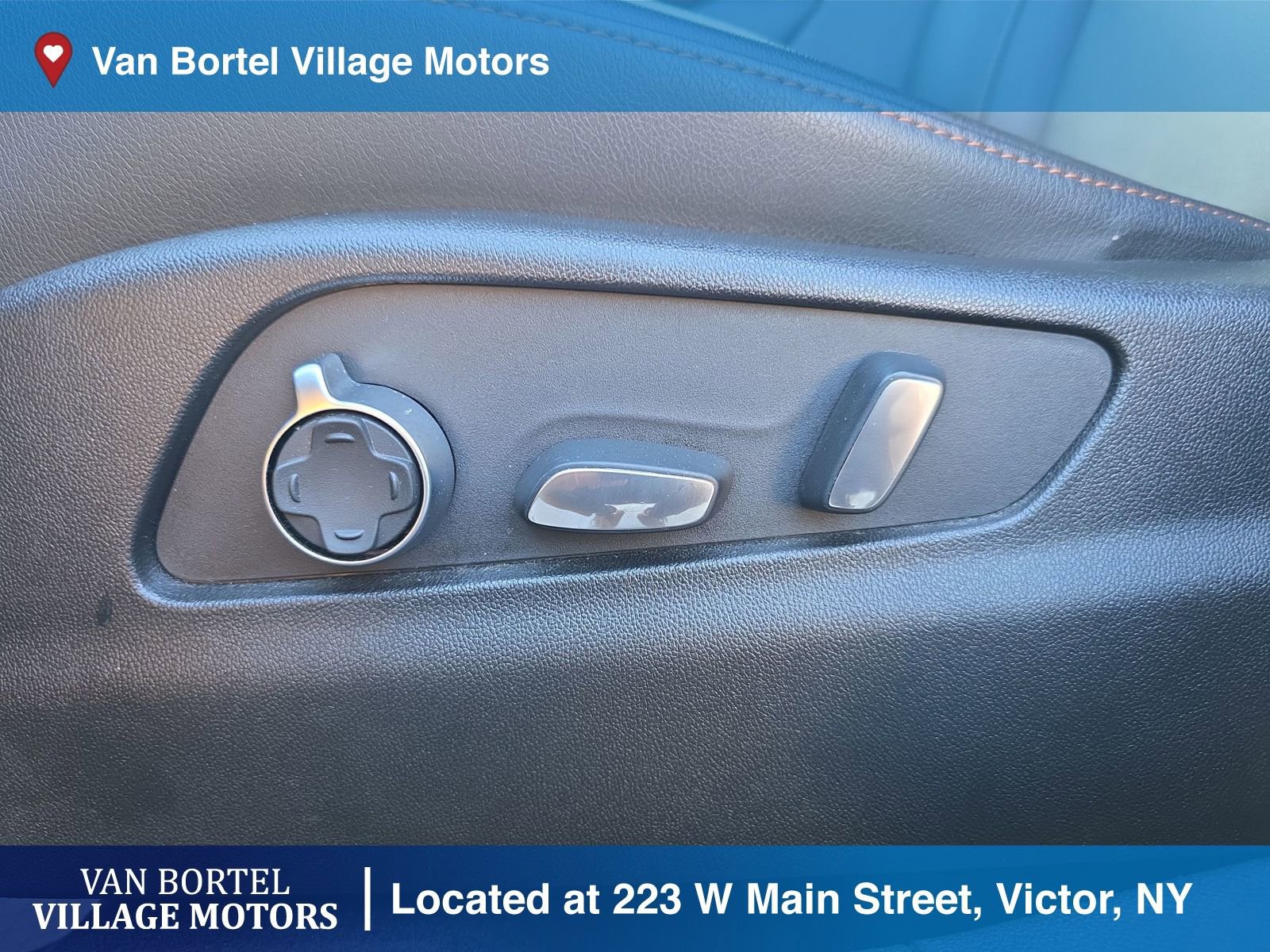 Used 2020 Cadillac XT4 Sport w/ Cold Weather Package image 13