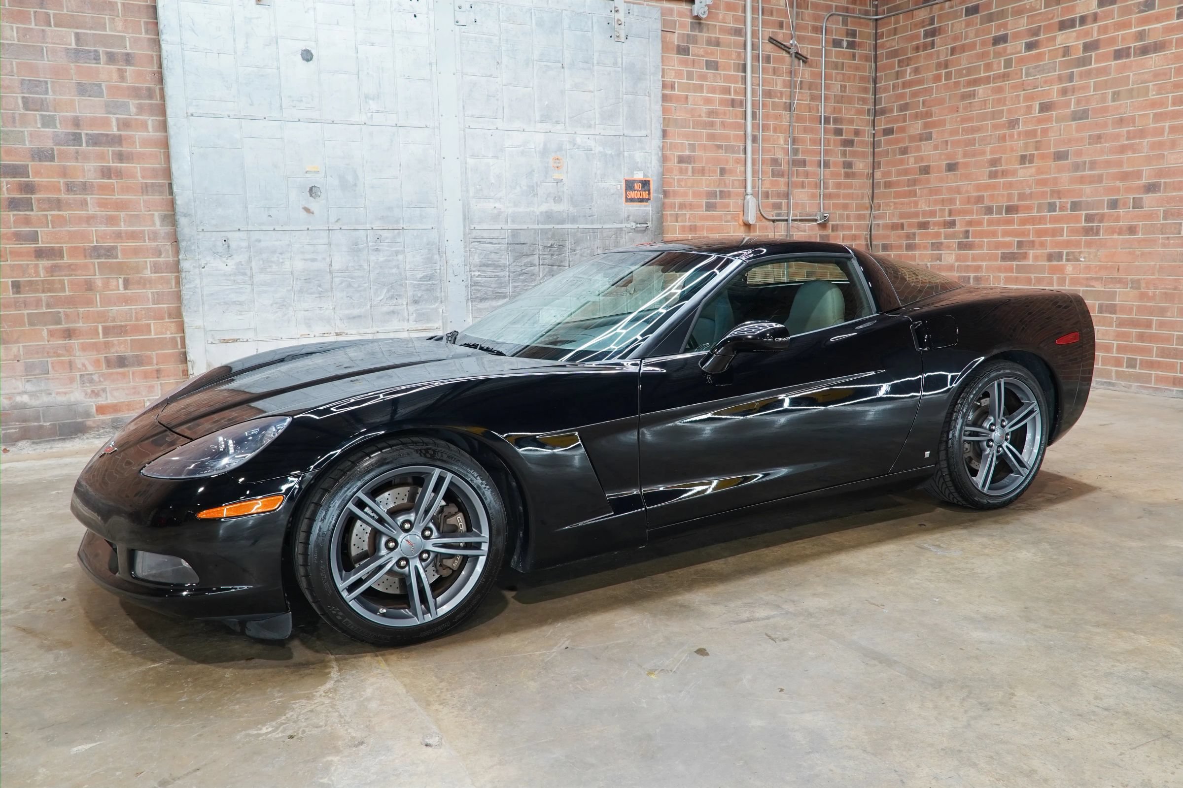 Used 2009 Chevrolet Corvette Coupe w/ Preferred Equipment Group RWD image 8