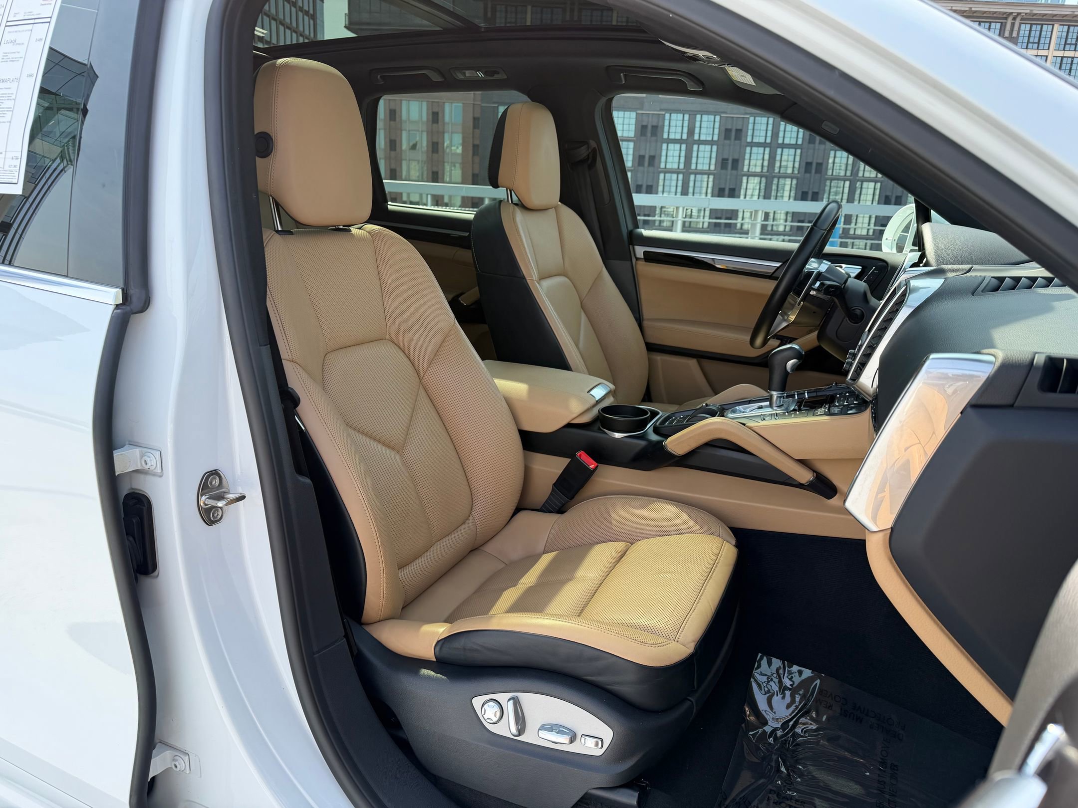 Used 2016 Porsche Cayenne S image 14