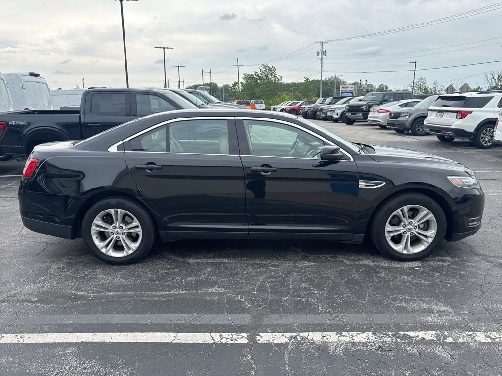 Used 2016 Ford Taurus SEL FWD image 2