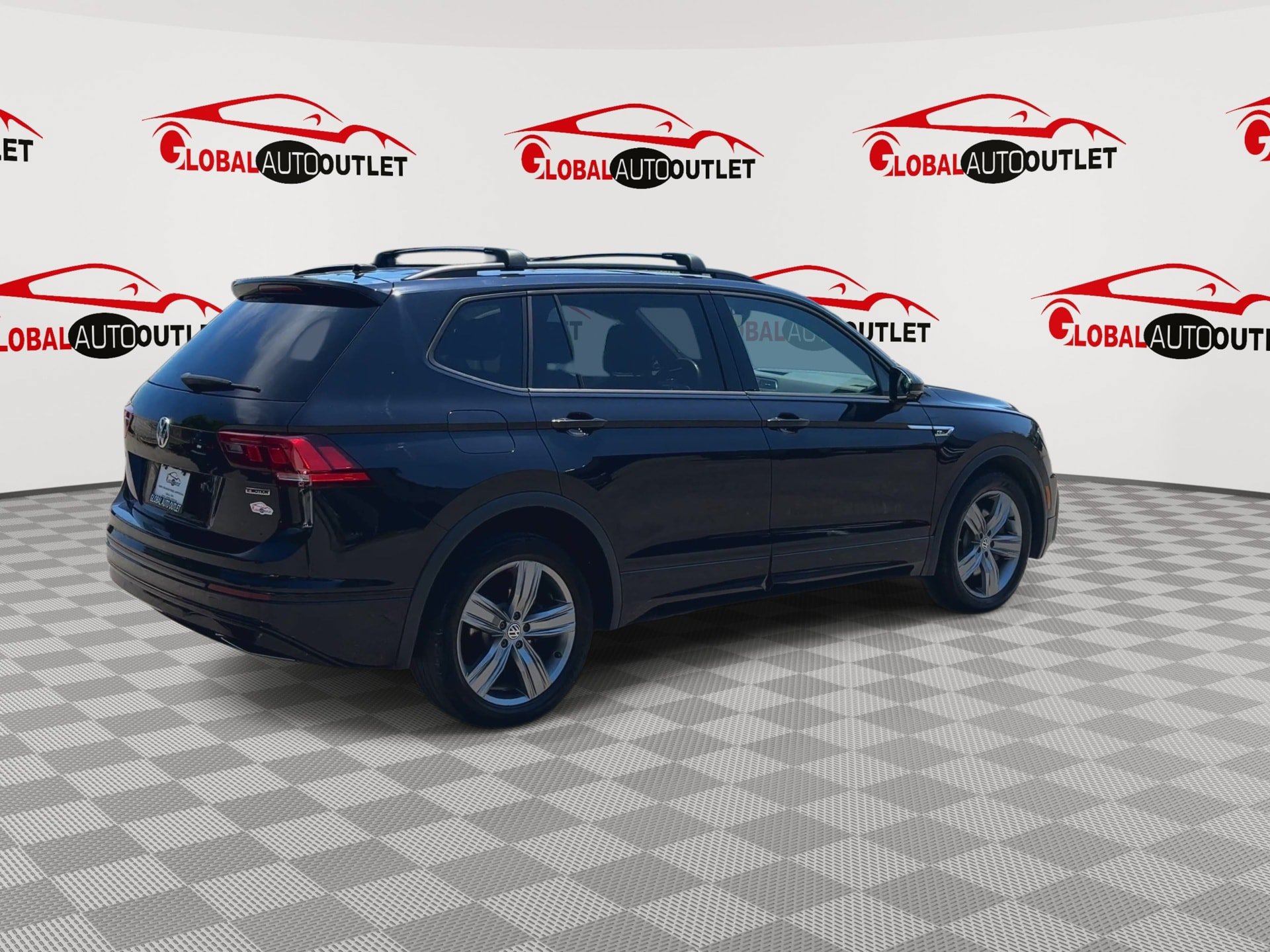 Used 2020 Volkswagen Tiguan SE R-Line AWD/4WD image 8