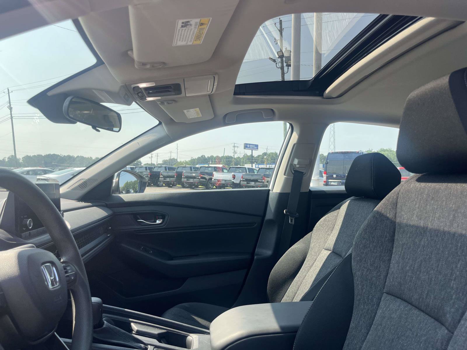 Used 2023 Honda Accord EX image 17