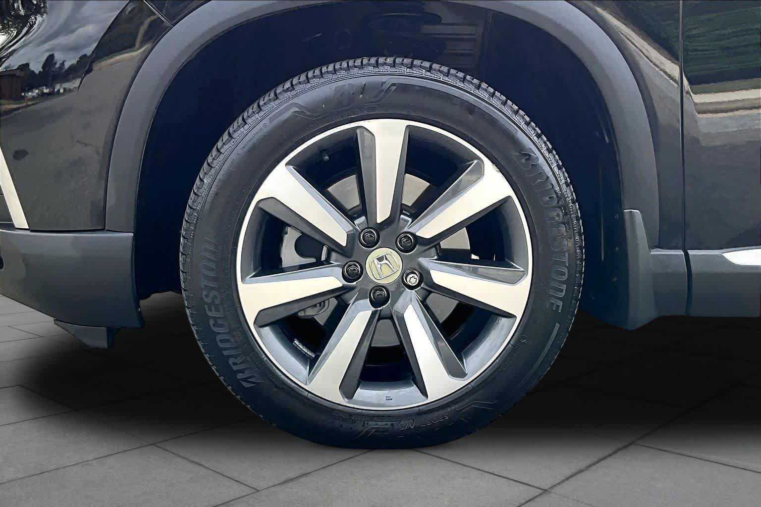 Used 2023 Honda Pilot Elite image 11
