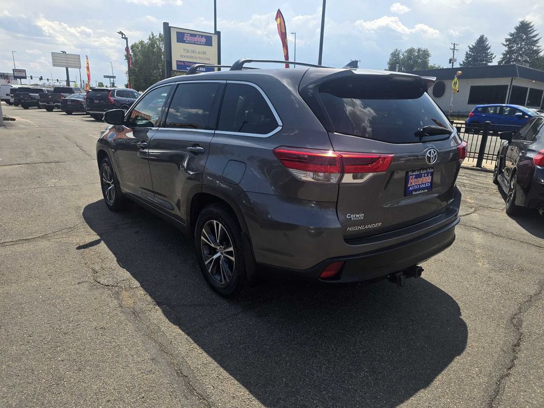 Used 2017 Toyota Highlander LE AWD/4WD image 13