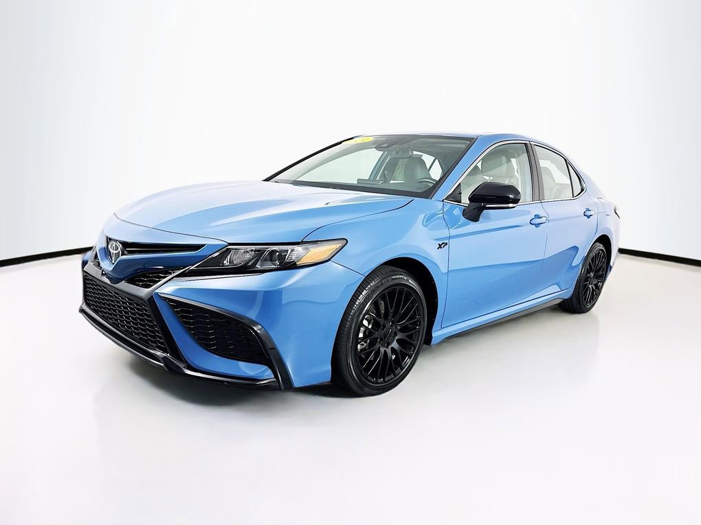 Used 2024 Toyota Camry SE w/ Cold Weather Package image 3