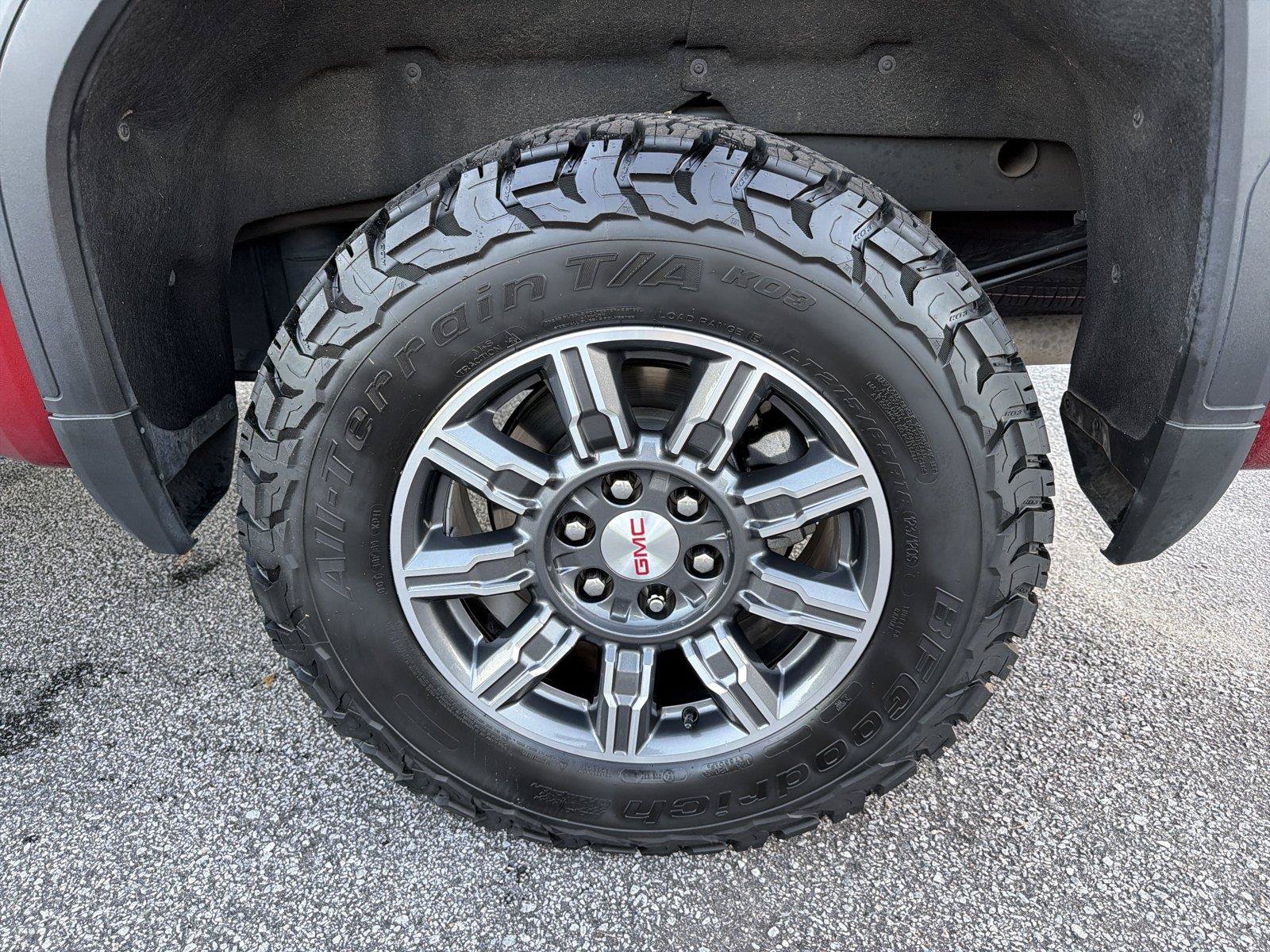 Used 2024 GMC Sierra 1500 AT4 w/ Technology Package AWD/4WD image 18