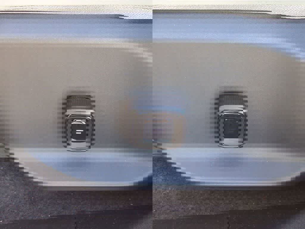 New 2025 Volvo EX30 Plus w/ Protection Package Premier image 15