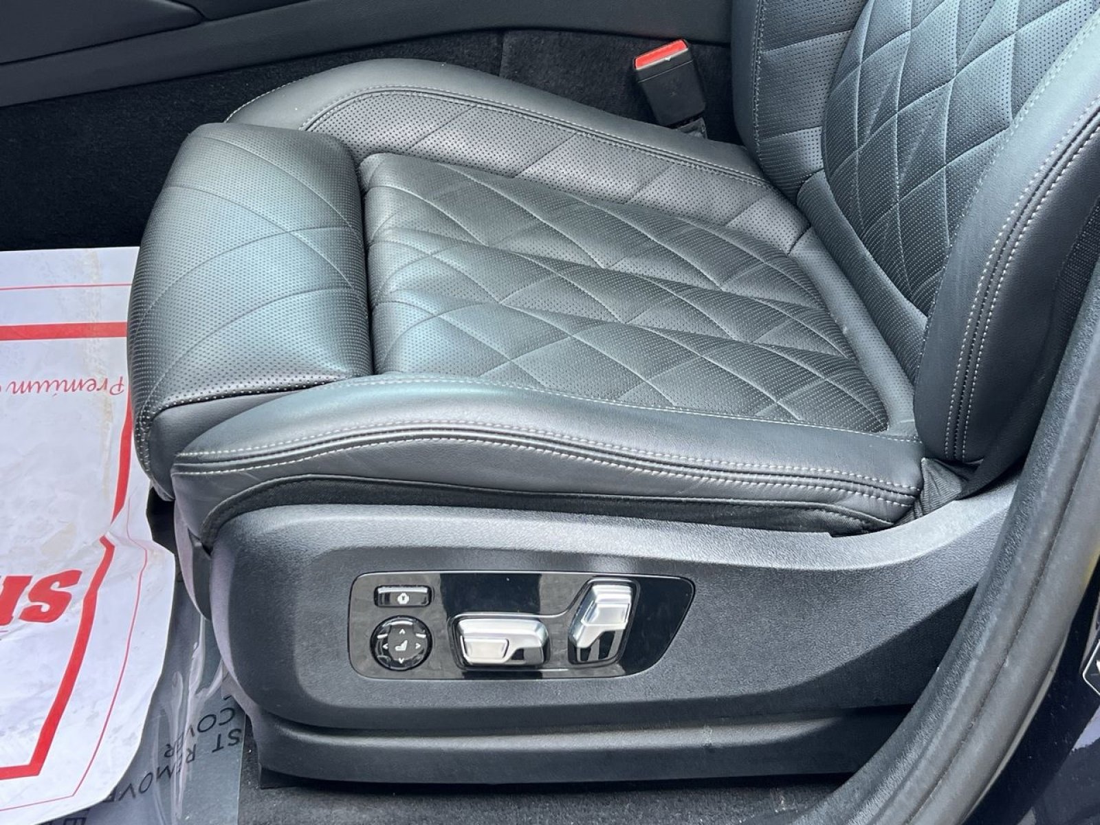 Used 2024 BMW X6 xDrive40i w/ Premium Package image 11