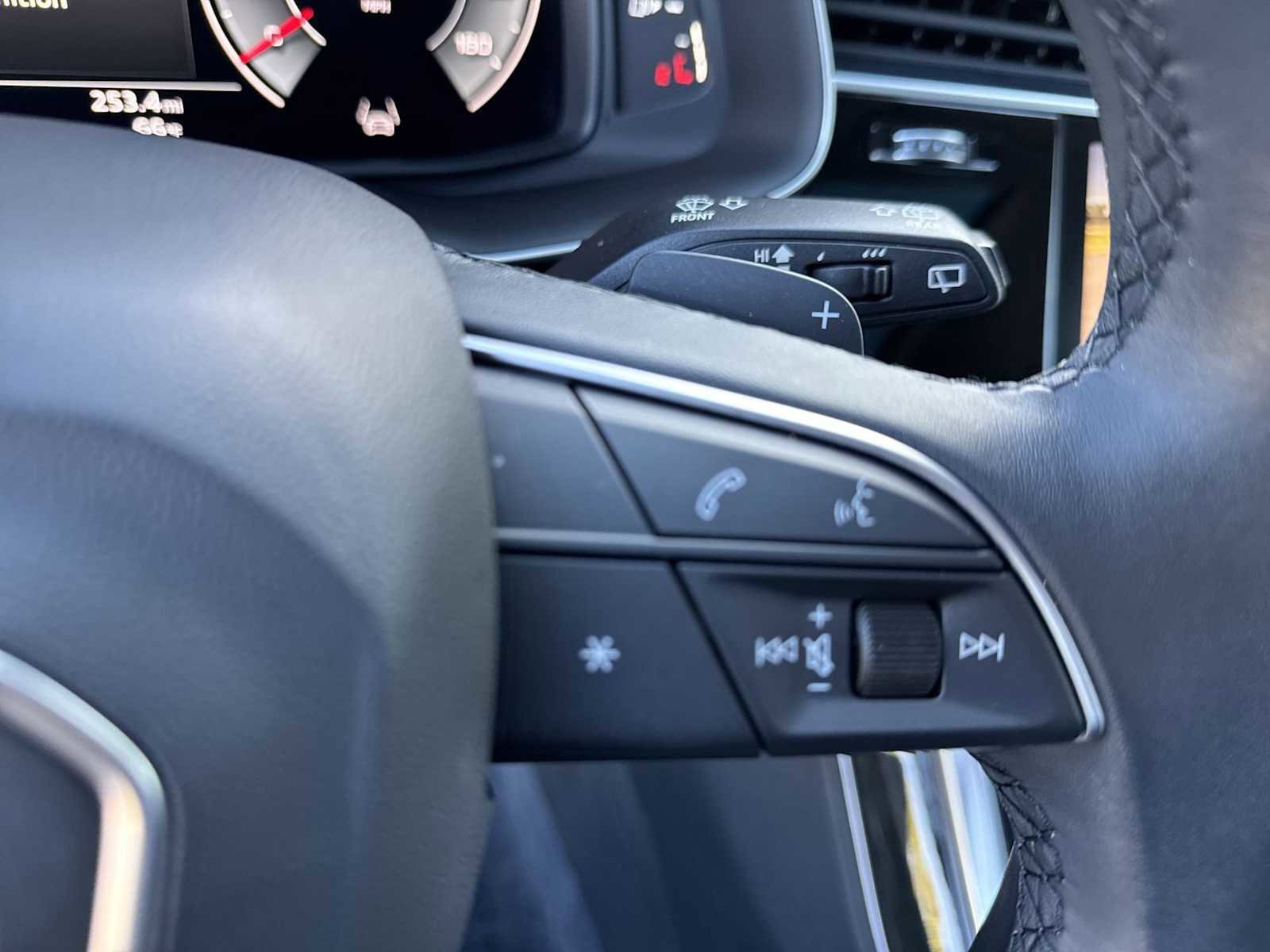 Used 2023 Audi Q7 2.0T Premium Plus w/ Premium Plus Package image 23