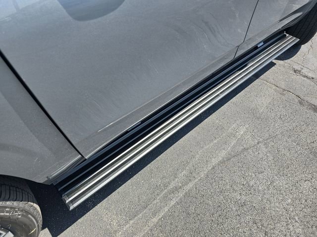 New 2025 Chevrolet Suburban High Country image 38