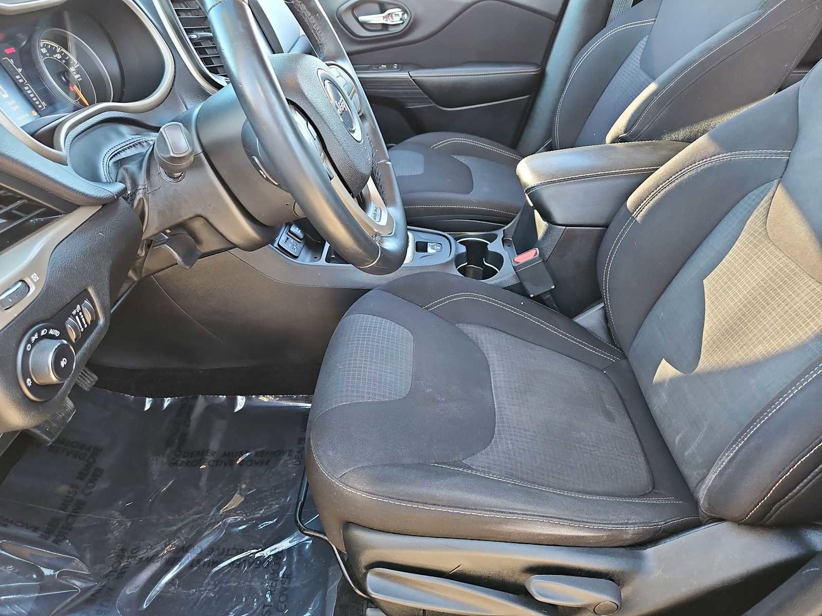 Used 2017 Jeep Cherokee Latitude image 17