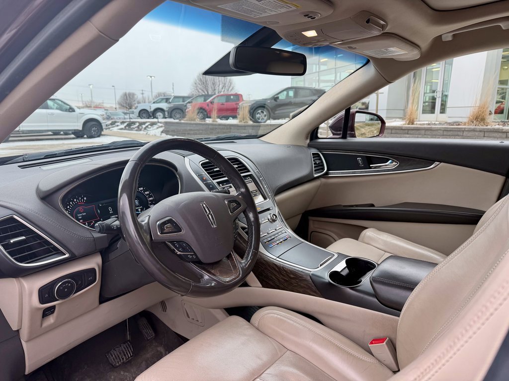 Used 2017 Lincoln MKX Reserve w/ Driver Assistance Package image 8