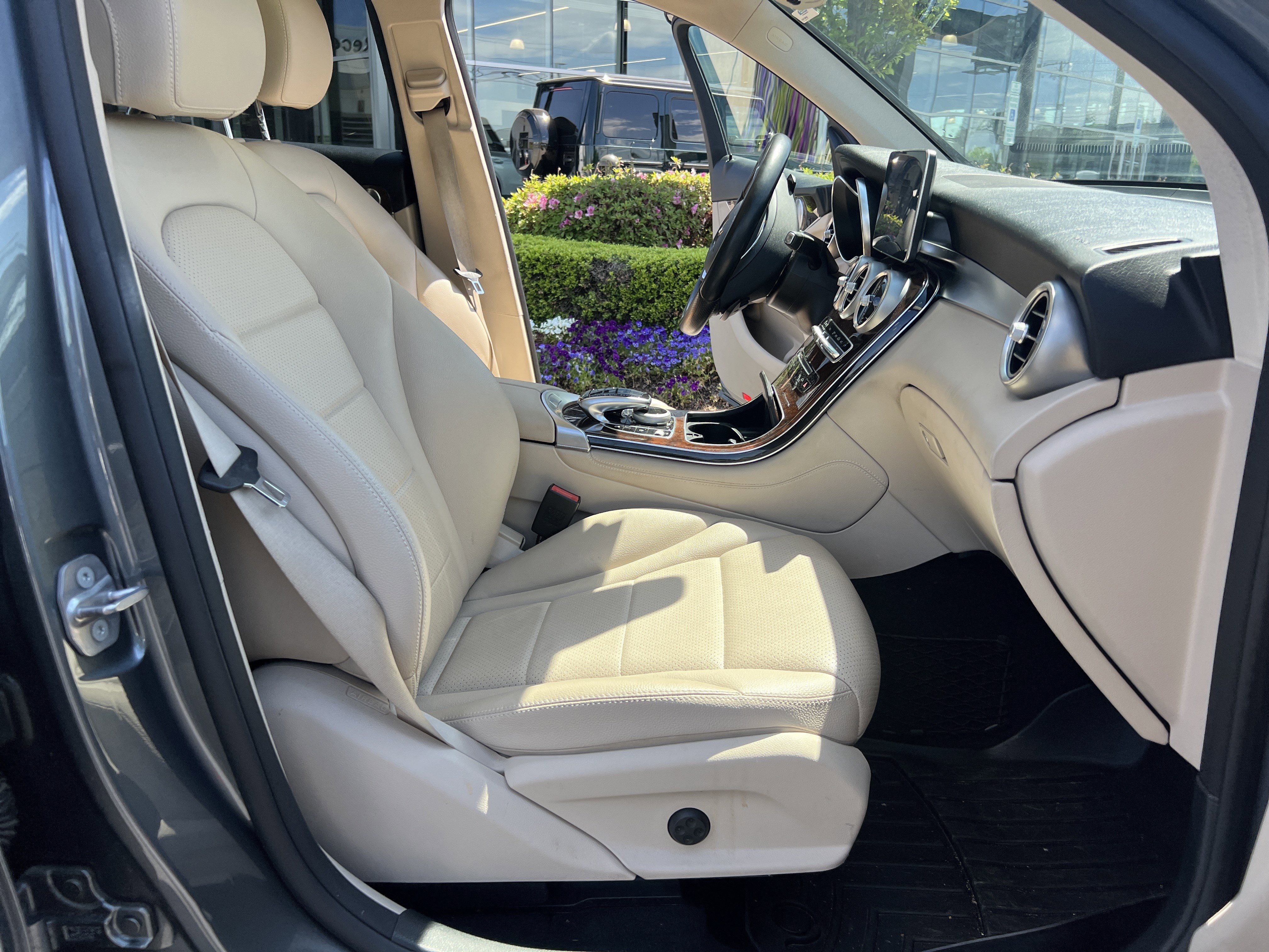 Used 2017 Mercedes-Benz GLC 300 image 34