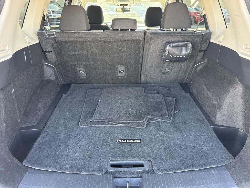 Used 2023 Nissan Rogue SV AWD/4WD image 23