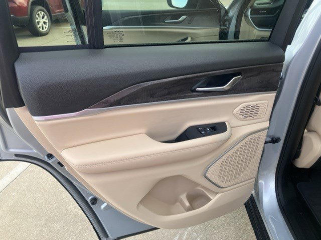 Certified 2022 Jeep Grand Cherokee Limited image 21