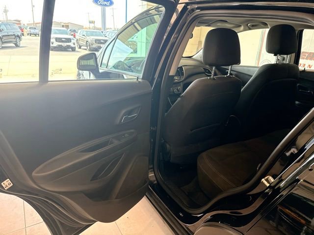 Used 2018 Chevrolet Trax LS FWD image 14