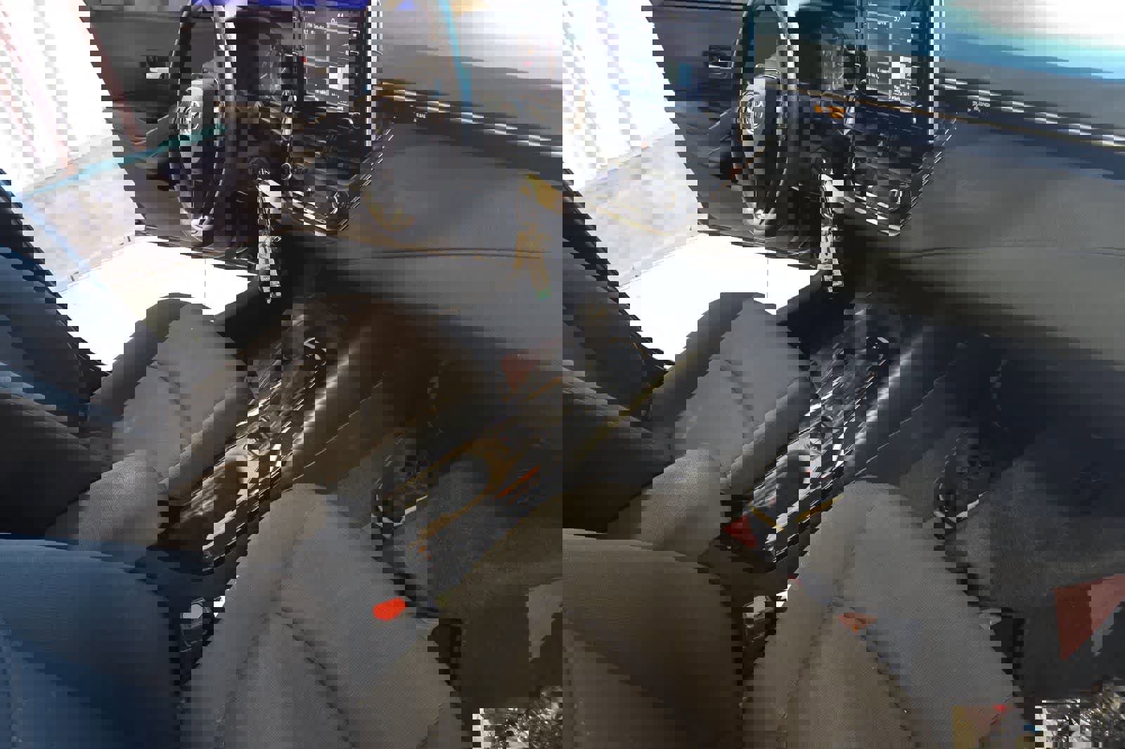 Used 2020 Toyota Corolla LE image 17