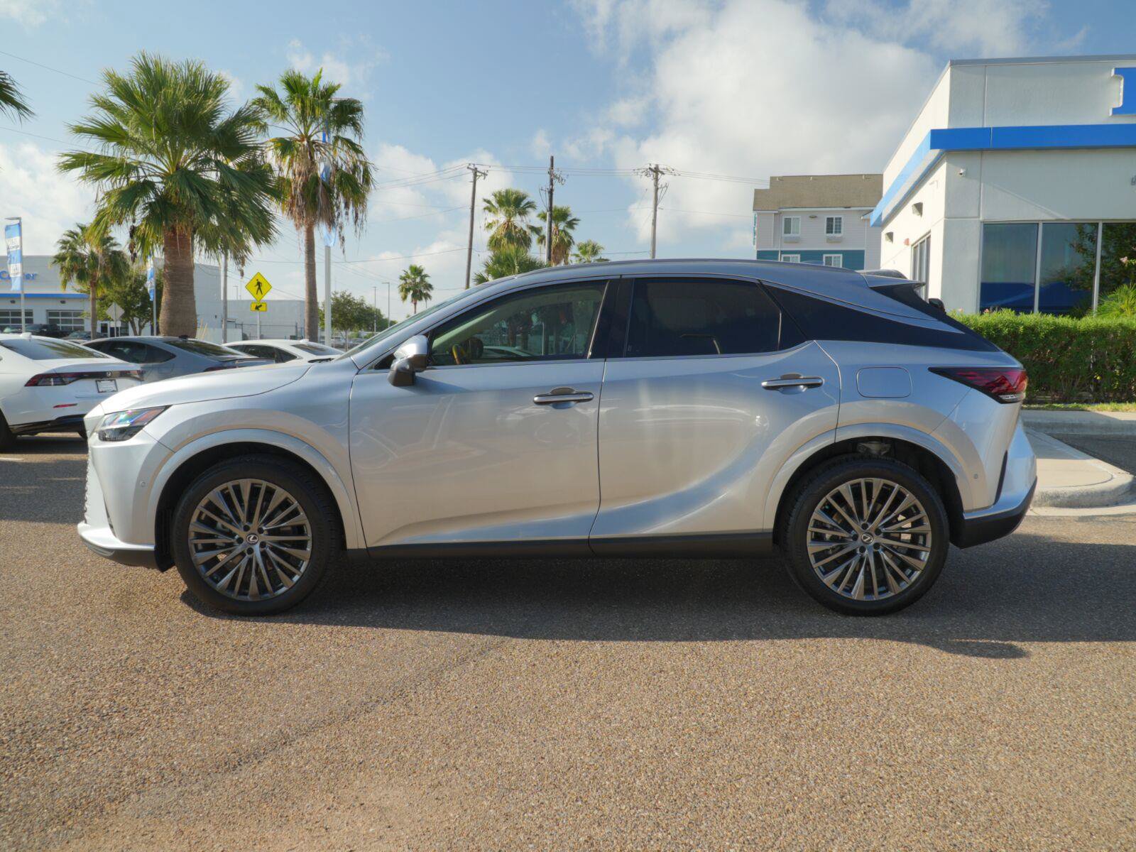 Used 2025 Lexus RX 350 w/ Convenience Package AWD/4WD image 16