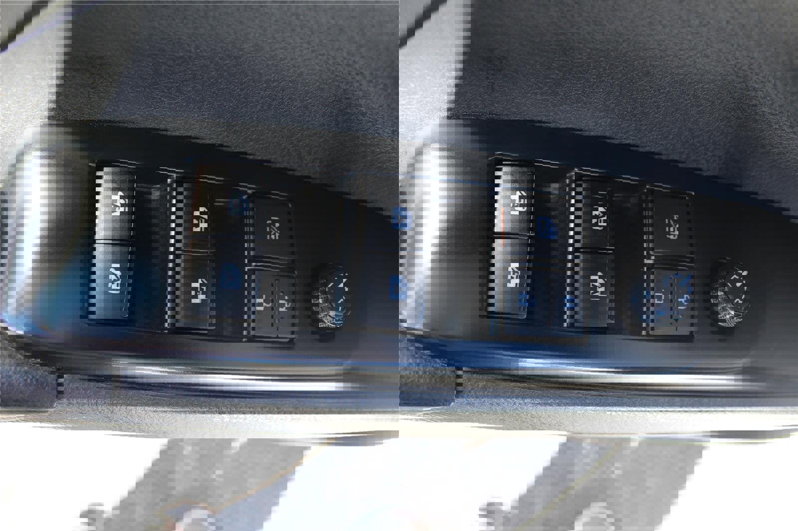 Used 2020 Toyota Camry LE image 27