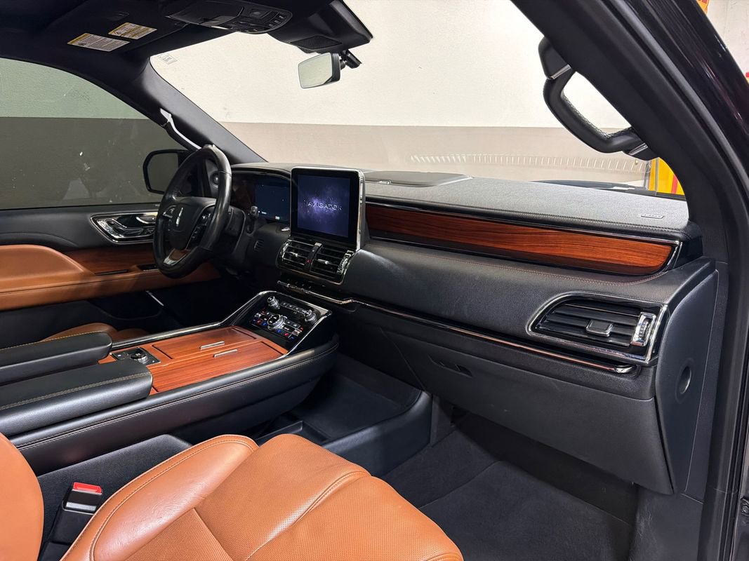 Used 2019 Lincoln Navigator Reserve AWD/4WD image 43