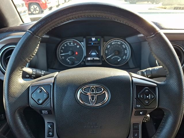 Certified 2023 Toyota Tacoma TRD Off-Road image 18