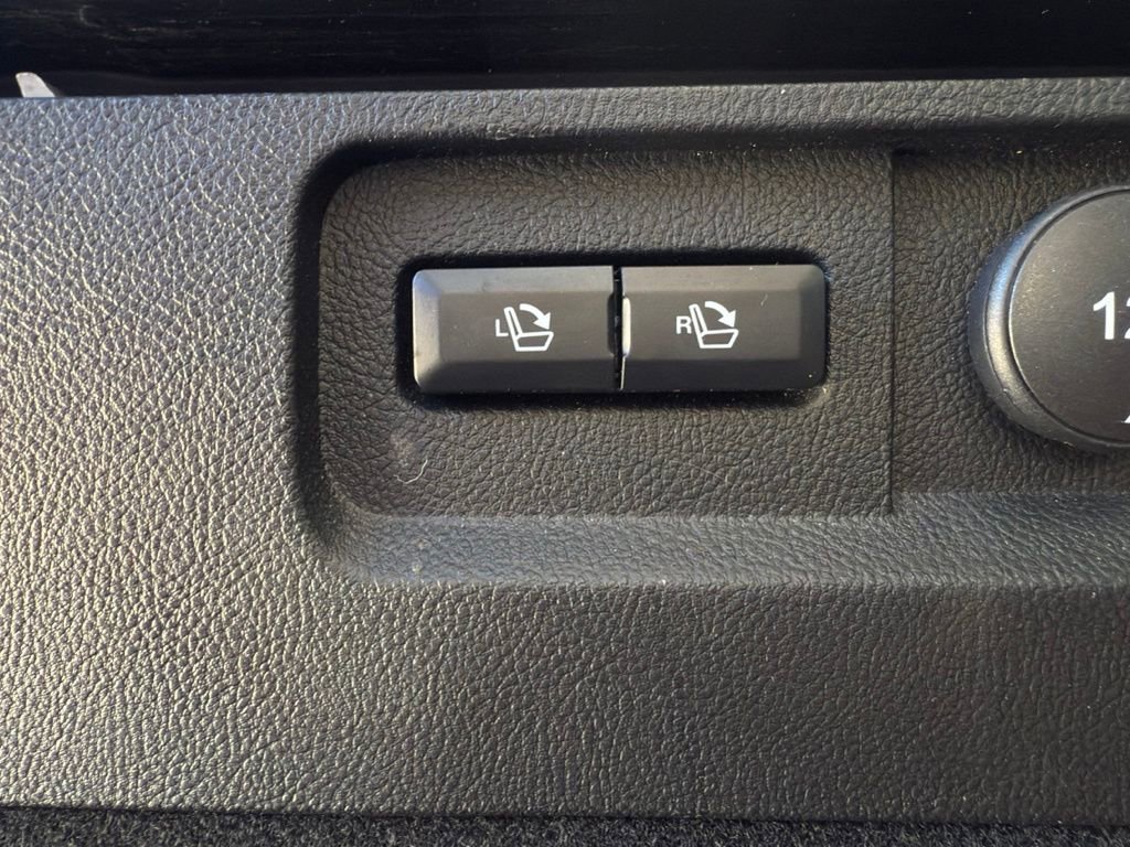 Used 2022 Lincoln Nautilus Reserve image 11