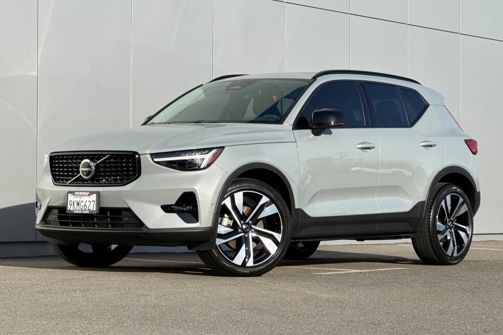 Used 2024 Volvo XC40 B5 Plus w/ Climate Package