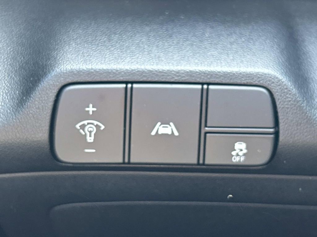 Certified 2023 Hyundai Elantra SEL FWD image 23