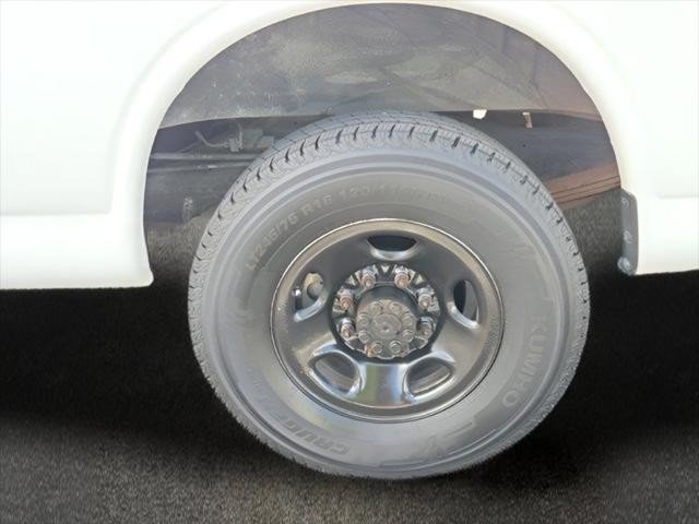 Used 2006 Chevrolet Express 2500 Extended w/ Power and Light Package RWD image 23
