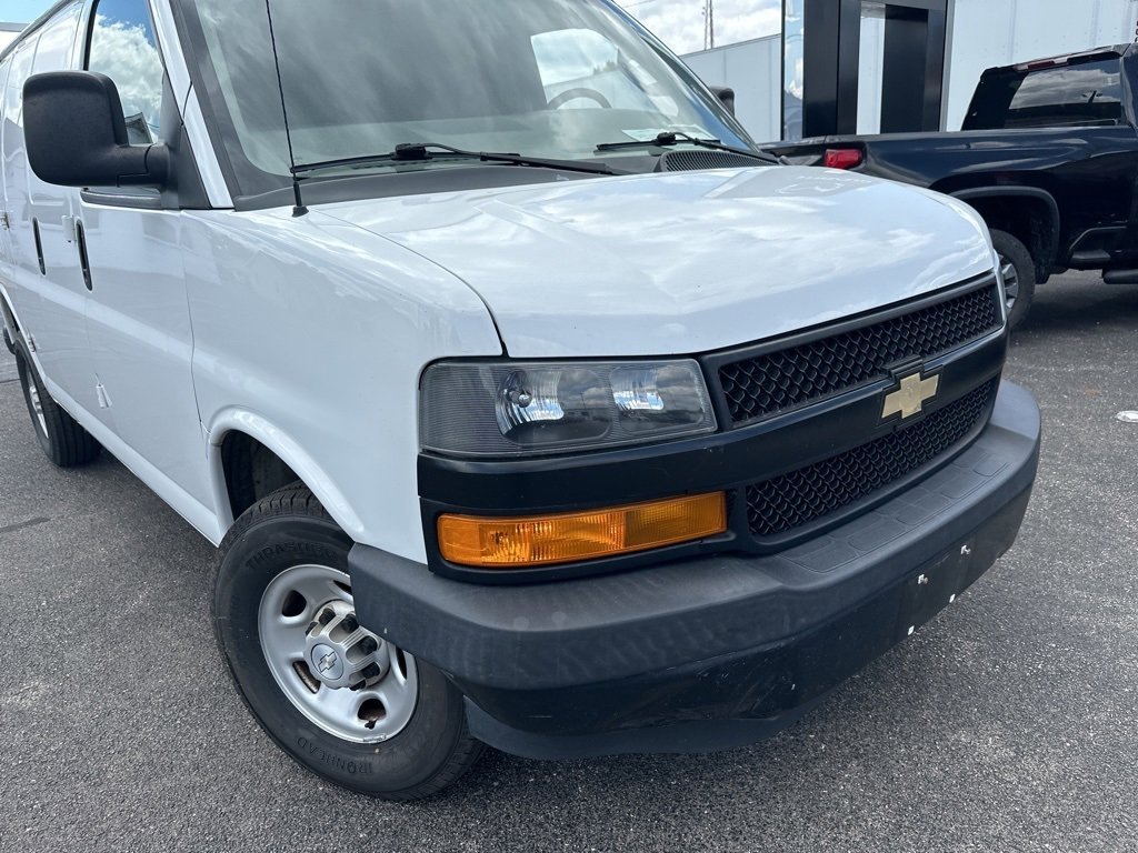 Used 2018 Chevrolet Express 2500 Work Van image 4
