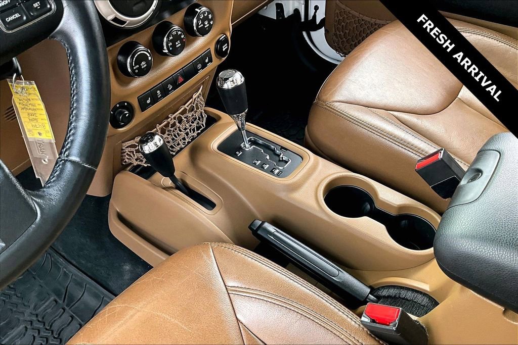 Used 2014 Jeep Wrangler Unlimited Rubicon image 16