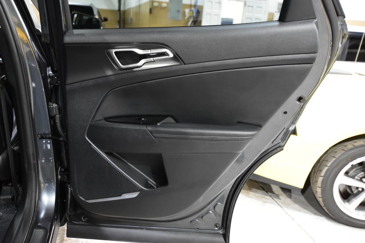 Used 2024 Kia Sportage EX image 39