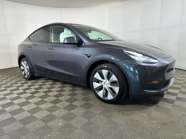 Used 2021 Tesla Model Y Long Range video 2