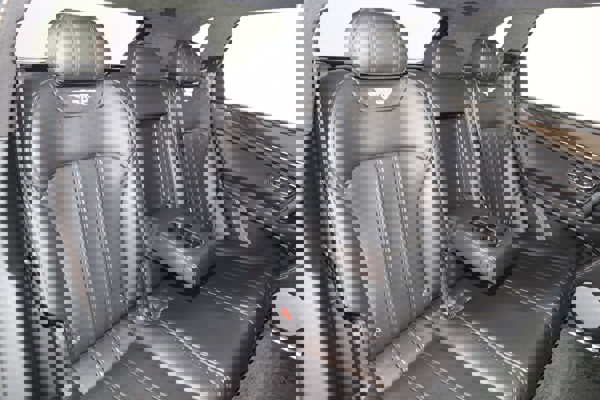 Used 2019 Bentley Bentayga image 19