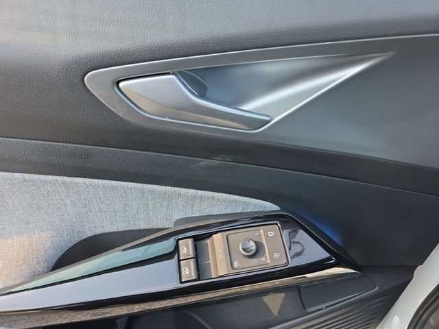Used 2023 Volkswagen ID.4 Pro RWD image 10