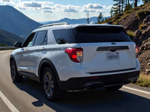 Used 2022 Ford Explorer XLT image 4