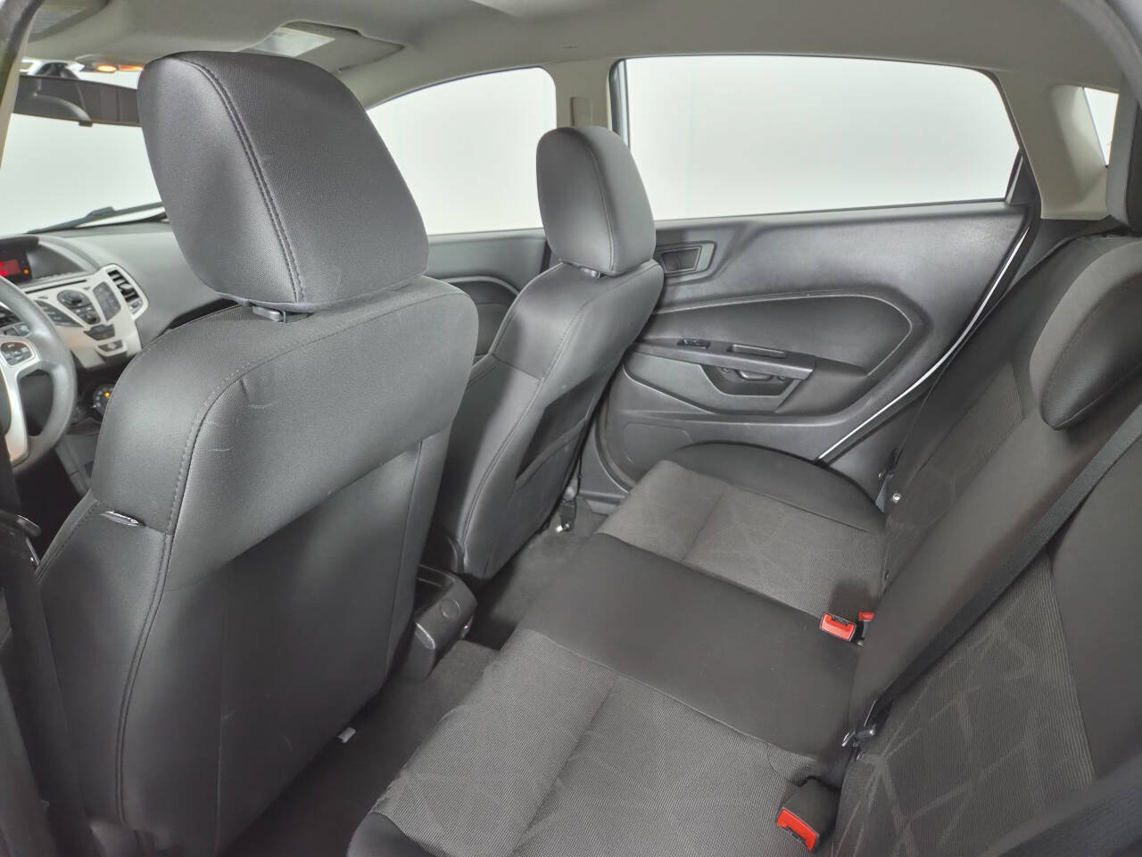 Used 2012 Ford Fiesta SE w/ Super Fuel Economy Pkg FWD image 21
