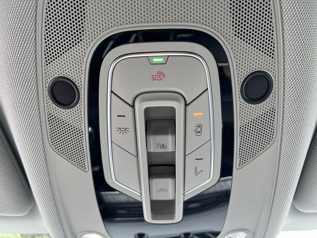Used 2022 Audi e-tron Premium AWD/4WD image 31