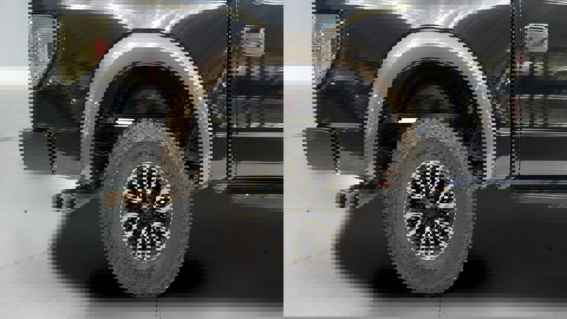 Used 2012 Ford F150 Raptor w/ Raptor Luxury Pkg image 34