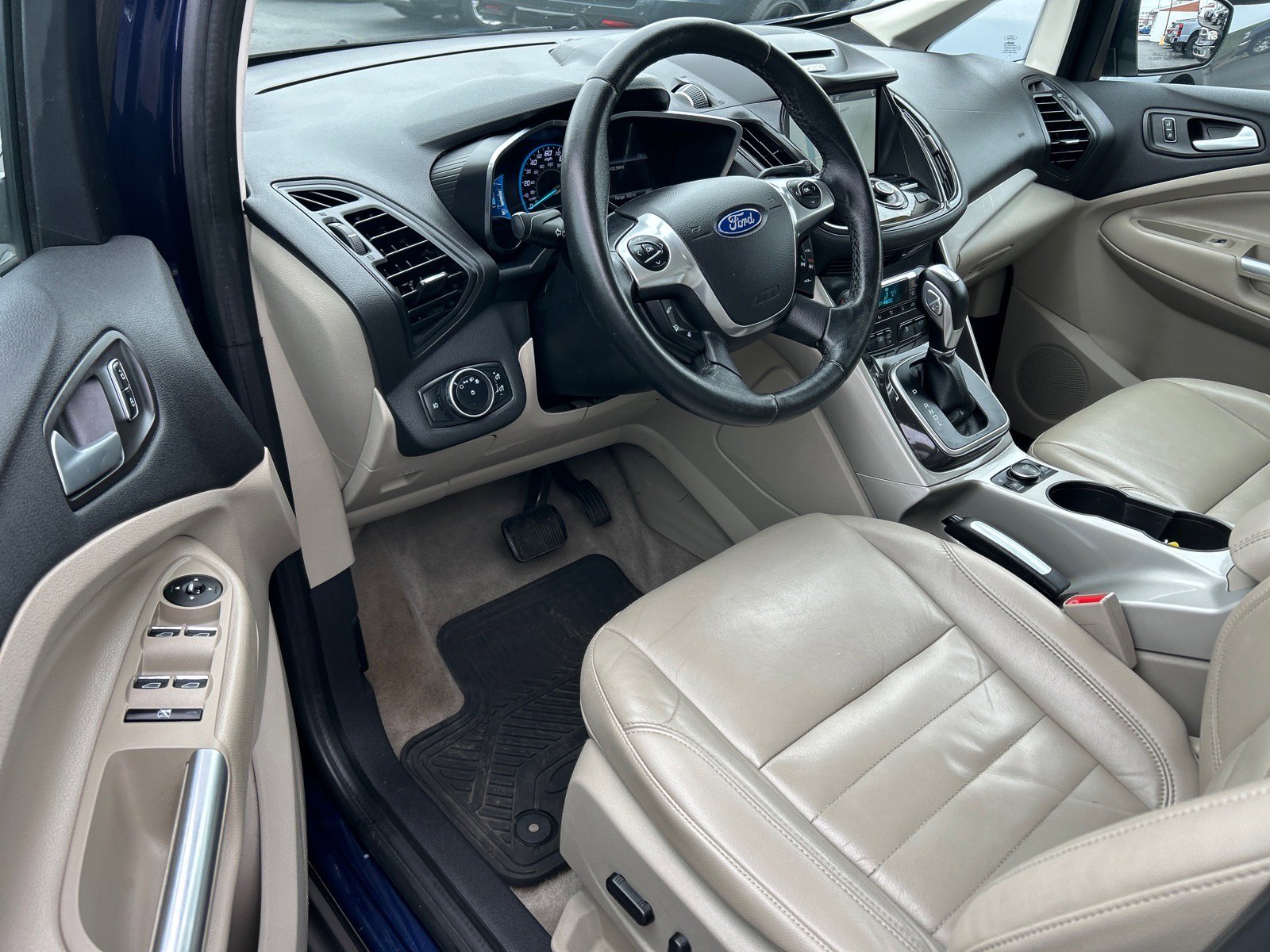 Used 2016 Ford C-MAX Energi SEL w/ Equipment Group 301A image 5