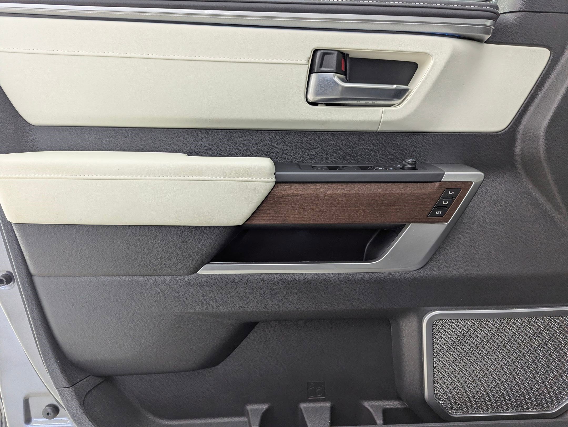 Used 2024 Toyota Sequoia Capstone image 13