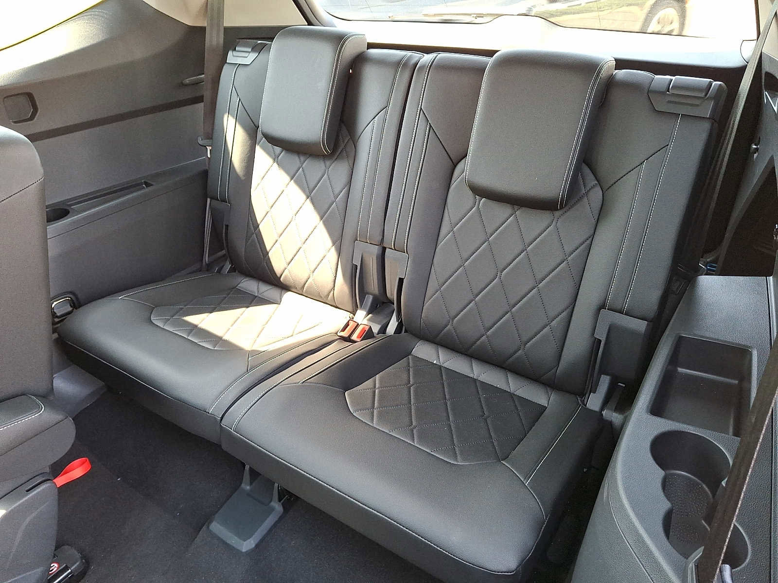 Used 2025 Volkswagen Atlas SEL Premium R-Line image 9