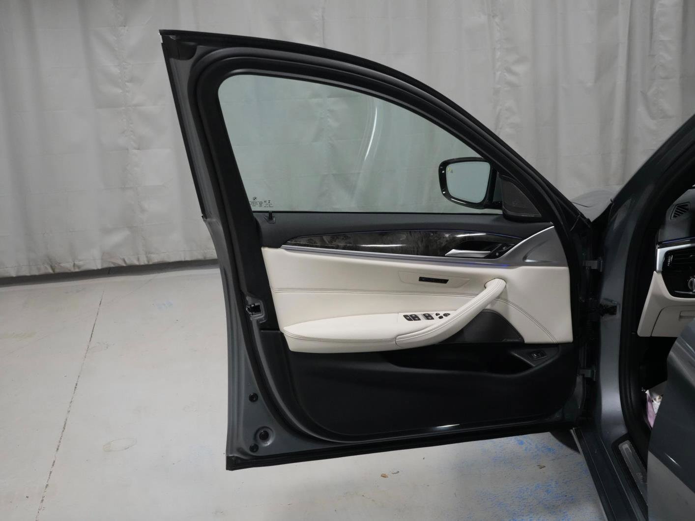 Certified 2023 BMW 540i xDrive w/ Premium Package image 30