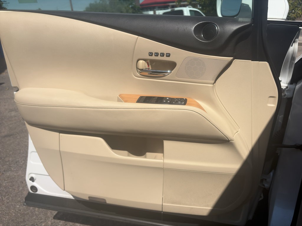 Used 2015 Lexus RX 450h AWD image 18