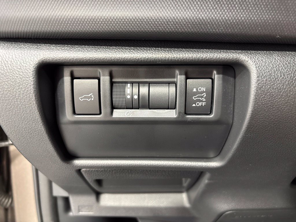 Used 2025 Subaru Forester Premium AWD/4WD image 28