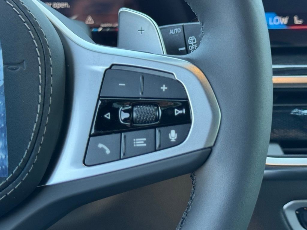 Used 2026 BMW X5 sDrive40i w/ M Sport Package image 25